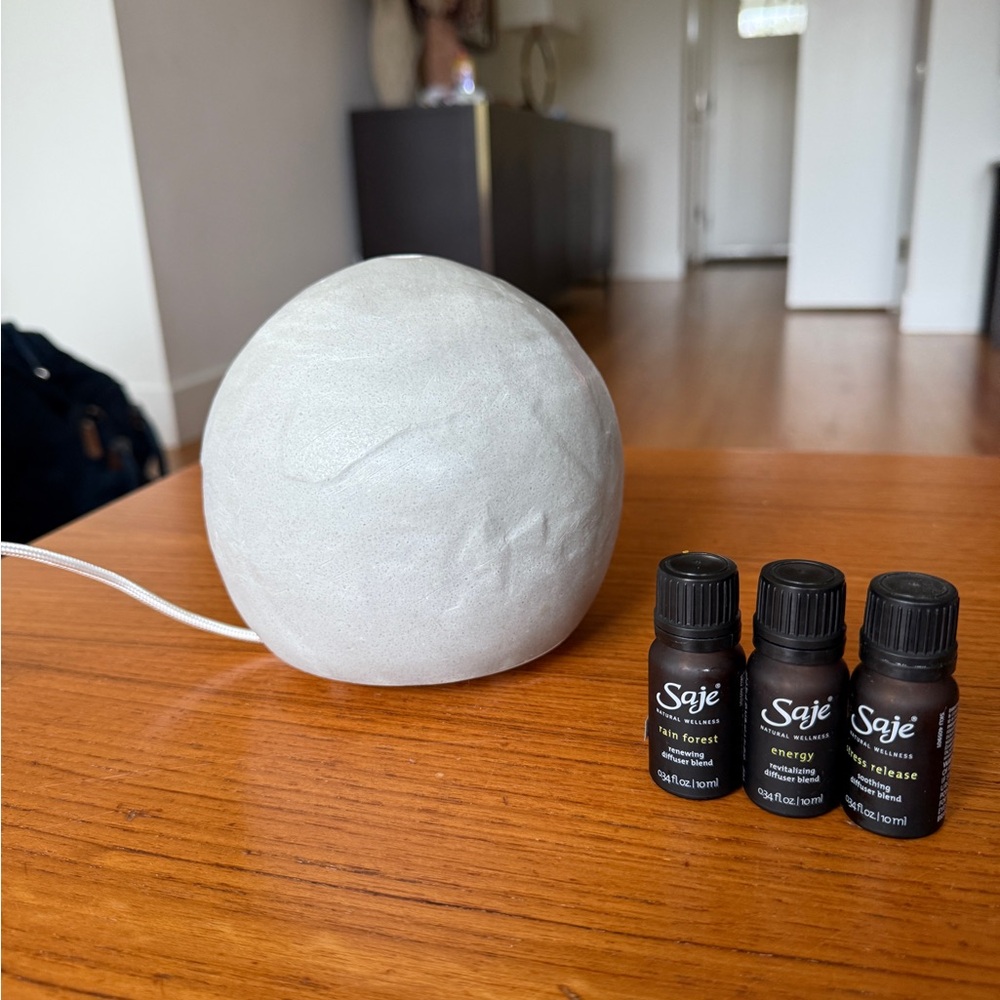 Saje x Poosh Diffuser + 3 Saje Essential Oils